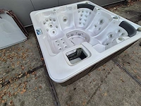 Q spas 5 persoons jacuzzi en buitenspa - afbeelding 5 van  31