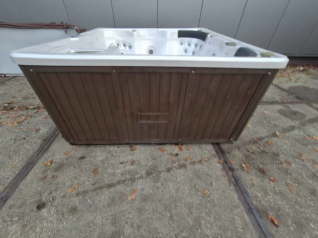 Q spas 5 persoons jacuzzi en buitenspa - afbeelding 21 van  31