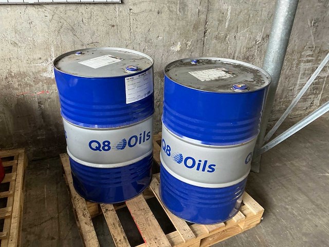 Q8 heller vat hydrauliekolie à 200liter (2x) - afbeelding 1 van  4