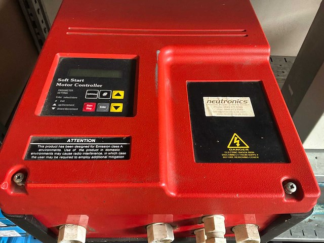 Qfe a2w300d5x#xx frequentieregelaar - afbeelding 2 van  6