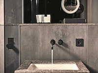 Qisani - flow - wastafelkraan uitloop afbouwdeel - zwart 15 cm - afbeelding 2 van  3