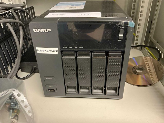 Qnap ts-421 netwerkopslag - afbeelding 2 van  4