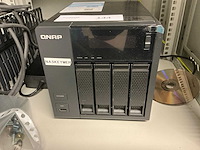 Qnap ts-421 netwerkopslag - afbeelding 2 van  4