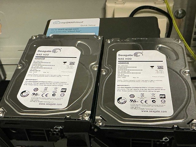 Qnap ts-421 netwerkopslag - afbeelding 4 van  4