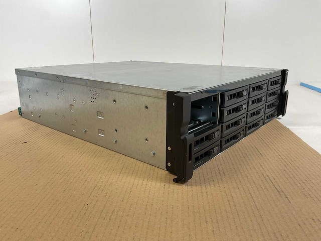 Qnap (ts-ec1680u-rp), 14x 5tb hdd(mg04aca500e) network attached storage - afbeelding 4 van  11