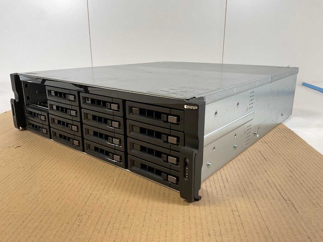 Qnap (ts-ec1680u-rp), 14x 5tb hdd(mg04aca500e) network attached storage - afbeelding 5 van  11