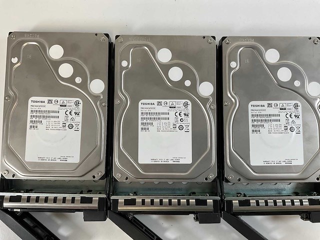 Qnap (ts-ec1680u-rp), 14x 5tb hdd(mg04aca500e) network attached storage - afbeelding 10 van  11