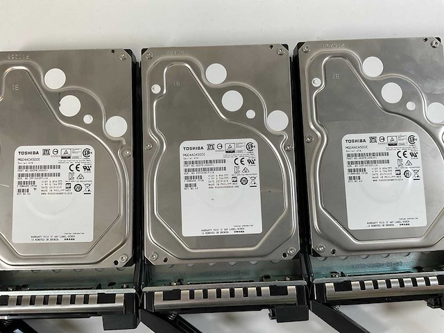 Qnap (ts-ec1680u-rp), 15x 5tb hdd(mg04aca500e) network attached storage - afbeelding 1 van  5