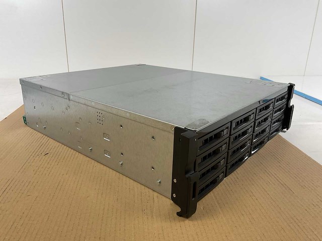 Qnap (ts-ec1680u-rp), 15x 5tb hdd(mg04aca500e) network attached storage - afbeelding 3 van  5