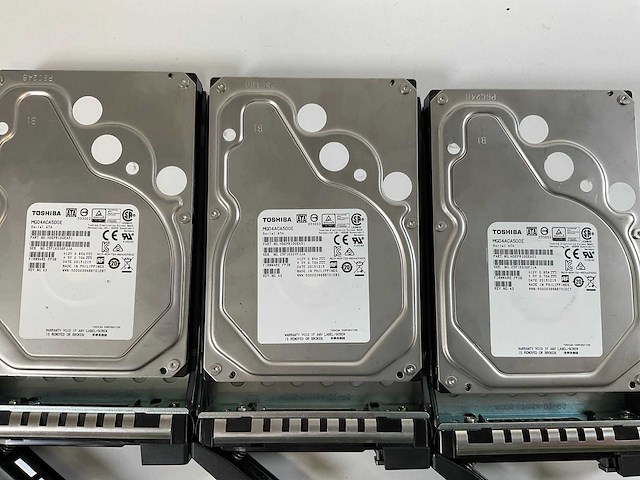 Qnap (ts-ec1680u-rp), 15x 5tb hdd(mg04aca500e) network attached storage - afbeelding 5 van  5