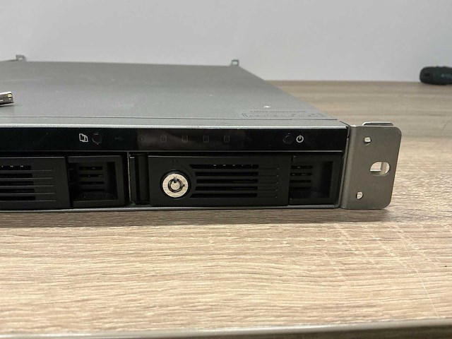 Qnap ts451u netwerkopslag + 24tb - afbeelding 3 van  8
