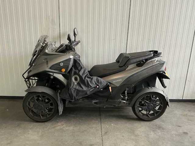 Qooder - qv4 - motorcycle - afbeelding 1 van  7