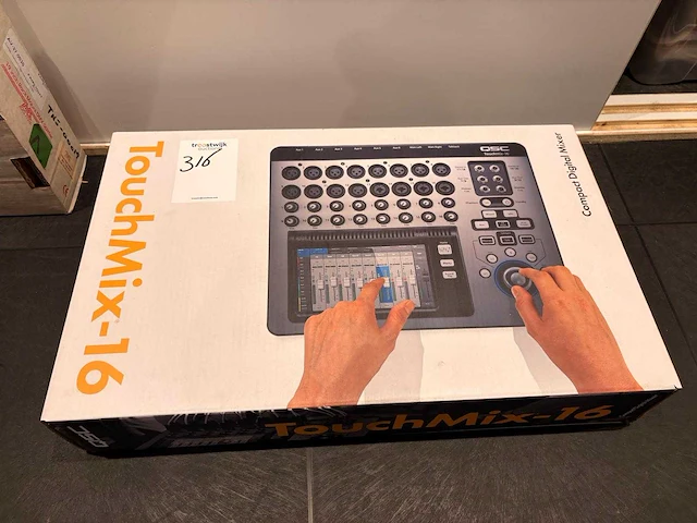 Qsc - touchmix-16 - digital mixing console - afbeelding 1 van  1