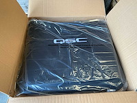 Qsc e118sw dekken diverse audioapparatuur - afbeelding 1 van  2