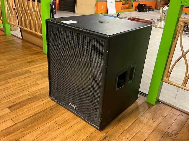 Qsc hpr 181i 18” subwoofer - afbeelding 3 van  6