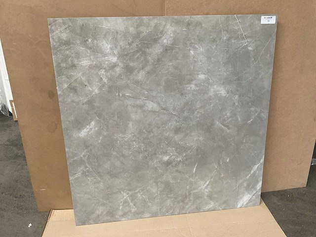Qua granite pulpis grijs gepolijst vloertegel 100x100 cm 60 m² - afbeelding 1 van  8