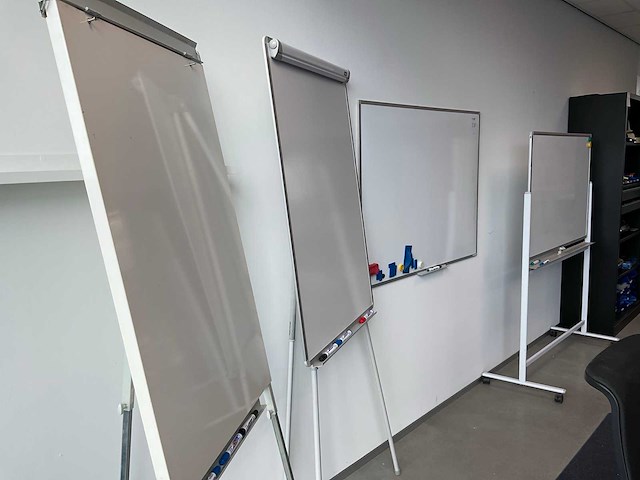 Quantore whiteboards en flipovers (5x) - afbeelding 1 van  4