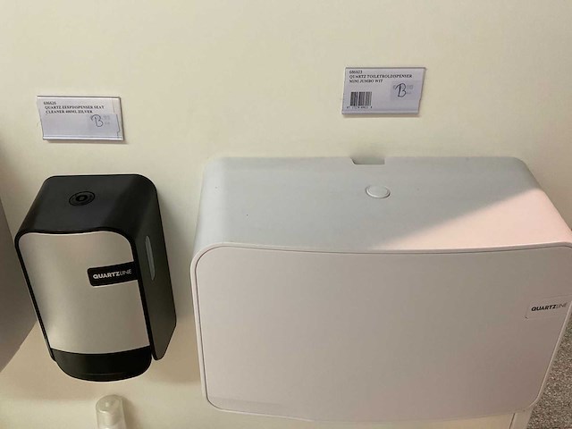Quartzline showroom met samples dispensers (2x) - afbeelding 7 van  15