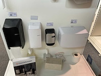 Quartzline showroom met samples dispensers (2x) - afbeelding 9 van  15