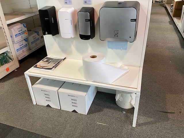 Quartzline showroom met samples dispensers (2x) - afbeelding 11 van  15