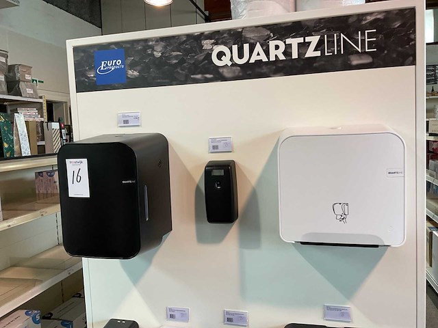 Quartzline showroom met samples dispensers (2x) - afbeelding 12 van  15