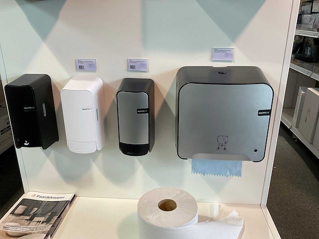 Quartzline showroom met samples dispensers (2x) - afbeelding 13 van  15