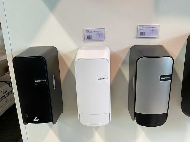 Quartzline showroom met samples dispensers (2x) - afbeelding 14 van  15