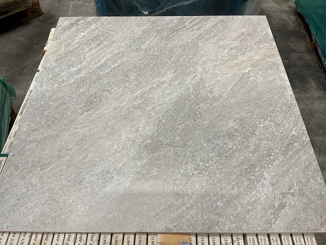 Quartzstone grey matt keramische tuintegel (75x75 cm, 430m2) - afbeelding 1 van  2