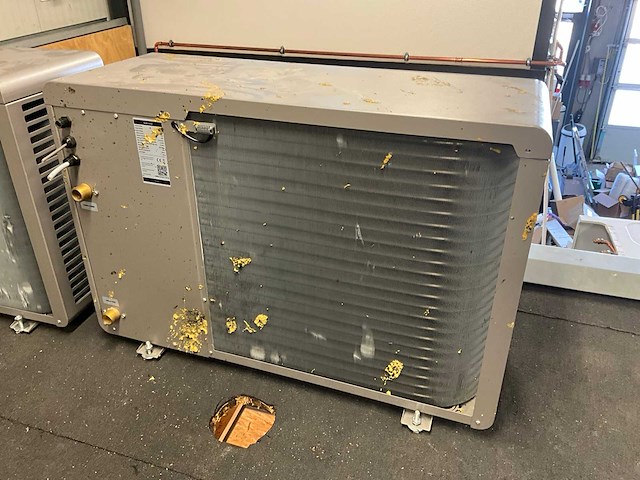 Quatt hybrid amm4 hybride warmtepomp buitenunit 4kw - afbeelding 2 van  3