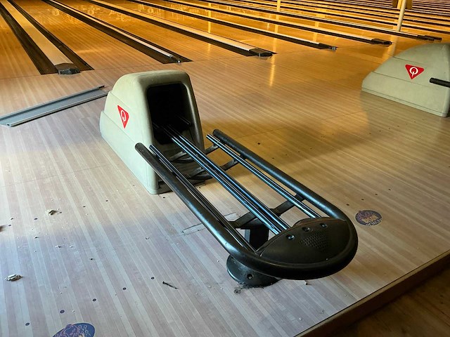 Qubica amf bowlingbal ophaal systeem - afbeelding 3 van  10