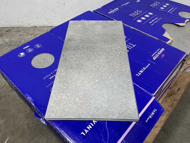 Quick-step - alphavinyl - pvc vloer 49 m2 - afbeelding 1 van  2