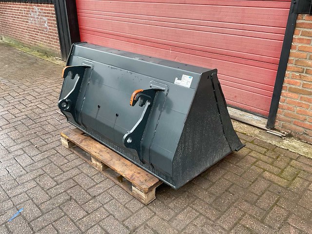 Quicke 160 radlader laadbak voorzetapparatuur - afbeelding 6 van  9