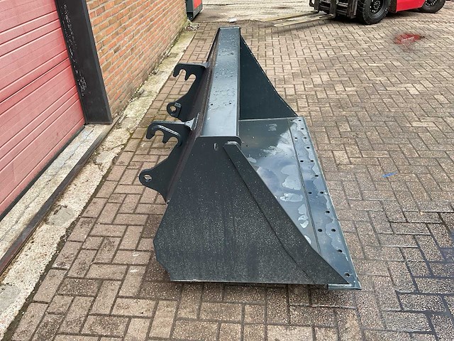 Quicke 180cm laadbak erdschaufel 180 voorzetapparatuur - afbeelding 4 van  9