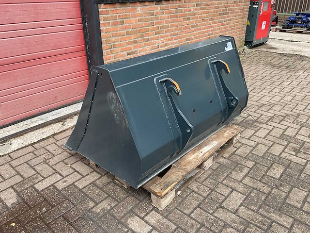 Quicke laadbak 160 swh1 voorzetapparatuur - afbeelding 5 van  8