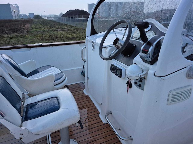 Quicksilver - 630 comander - speedboot met mercury 135 pk v6 optimax buitenboordmotor - afbeelding 8 van  29