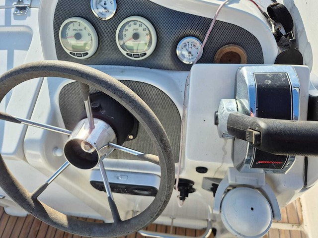 Quicksilver - 630 comander - speedboot met mercury 135 pk v6 optimax buitenboordmotor - afbeelding 9 van  29