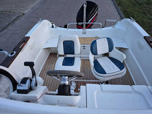 Quicksilver - 630 comander - speedboot met mercury 135 pk v6 optimax buitenboordmotor - afbeelding 11 van  29