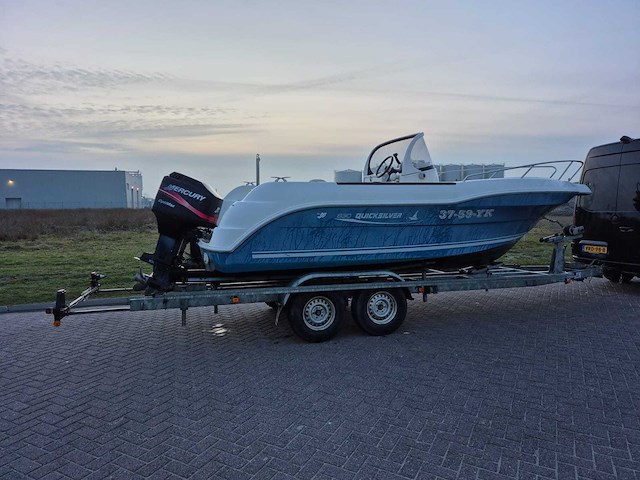 Quicksilver - 630 comander - speedboot met mercury 135 pk v6 optimax buitenboordmotor - afbeelding 26 van  29