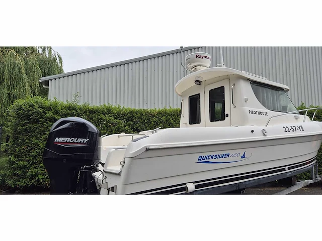 Quicksilver - camping 650 - motor yacht - 2000 - afbeelding 12 van  30