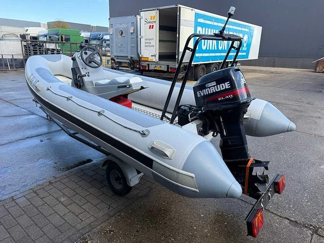 Quicksilver 450 hypalon tubes rib boot + buitenboordmotor 35pk + trailer - afbeelding 25 van  28