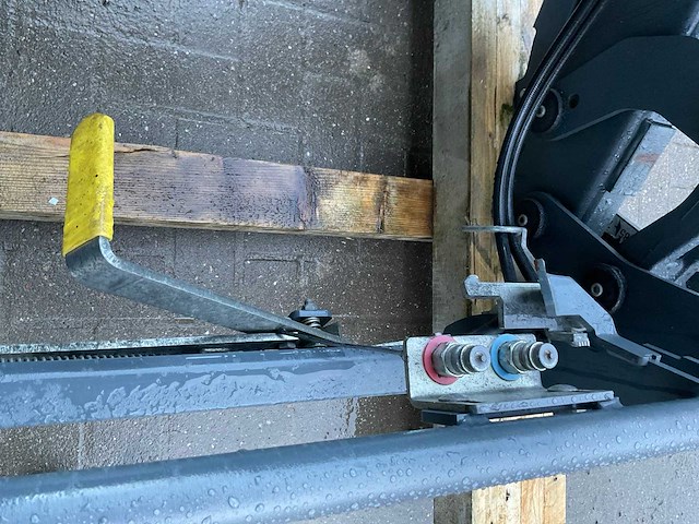 Quike q55 valtra voorlader - afbeelding 10 van  10