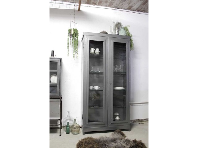 Quip & co - industriële 2-deurs kast - afbeelding 1 van  5