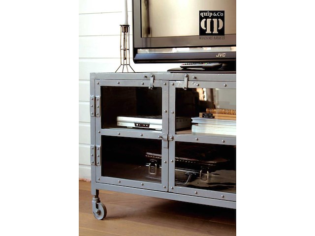 Quip & co - industriële 4-deurs tv kast - afbeelding 1 van  1