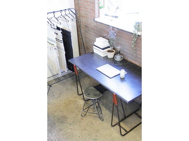 Quip & co - industriële (bureau)tafel - afbeelding 2 van  4