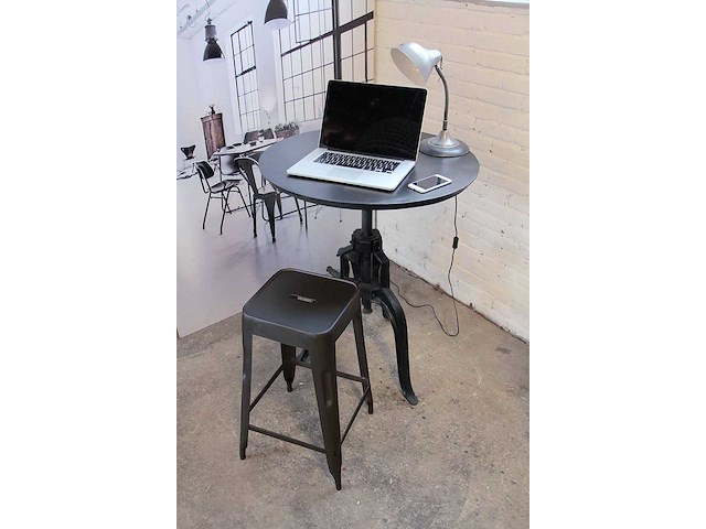 Quip & co - industriële slingertafel - afbeelding 2 van  4