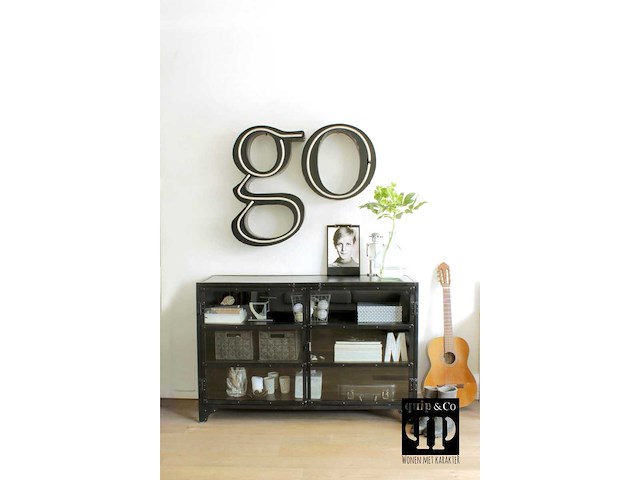 Quip & co 2-deurs lage vitrinekast - afbeelding 1 van  4