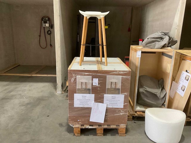 Quize & milan above barkruk (4x) - afbeelding 1 van  4