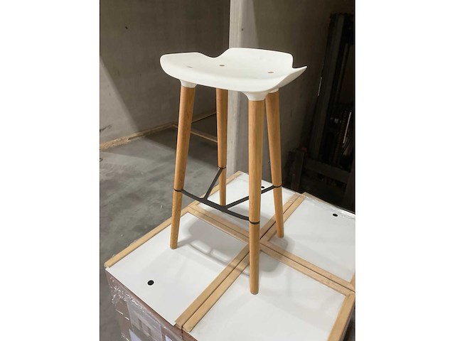 Quize & milan above barkruk (4x) - afbeelding 2 van  4