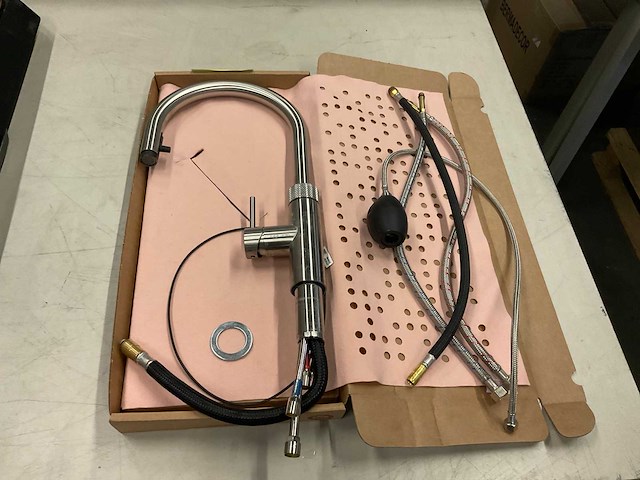 Quooker round flex rvs 3-in-1 kokendwaterkraan - afbeelding 1 van  2