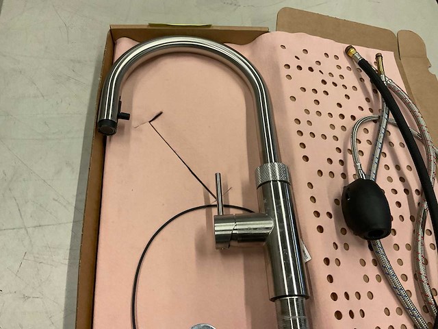 Quooker round flex rvs 3-in-1 kokendwaterkraan - afbeelding 2 van  2